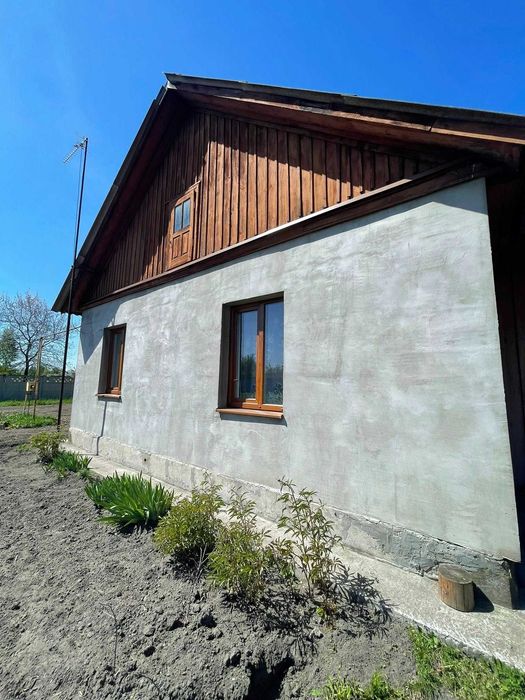 Цегляний будинок в с. Сілець, 7 км від Шептицького