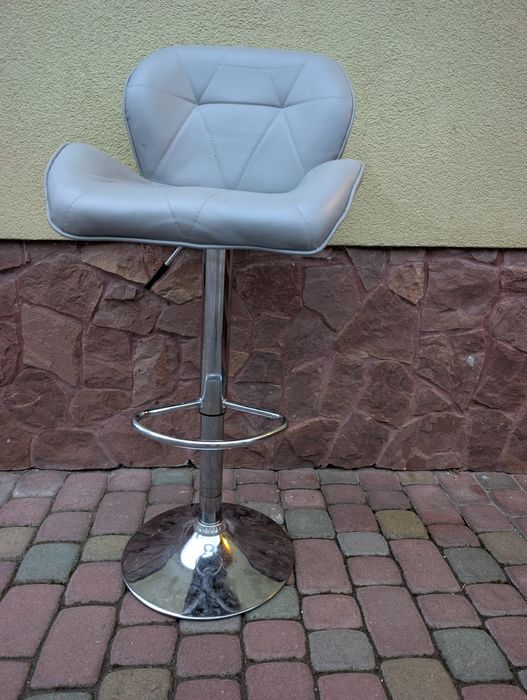 Крісло візажиста стілець бровиста для майстрів барний стілець