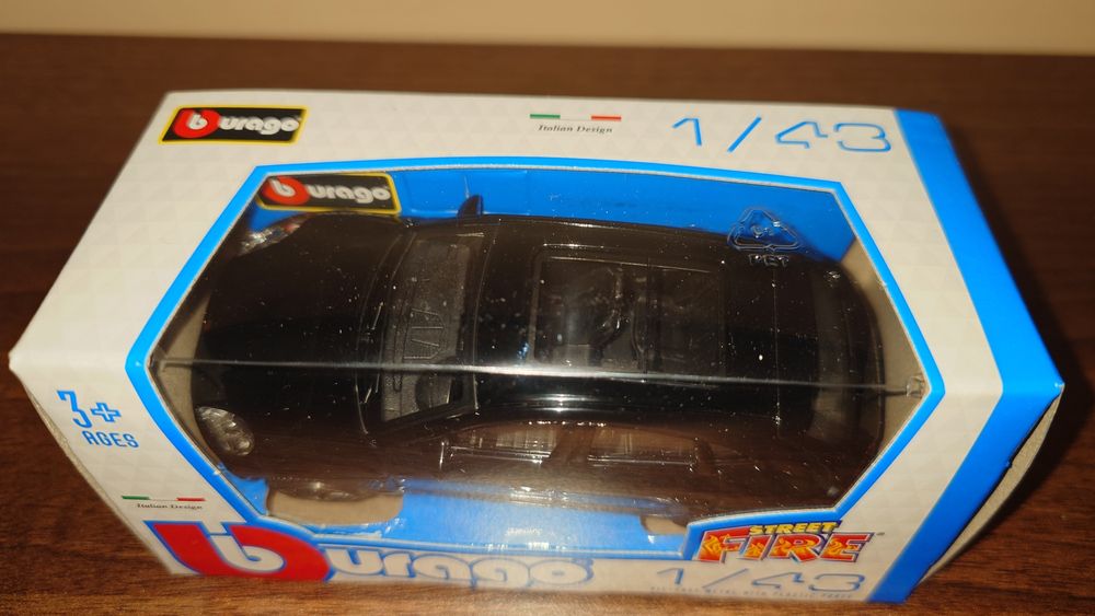 Bburago STREET FIRE Porsche Macan, skala 1:43 Burago.