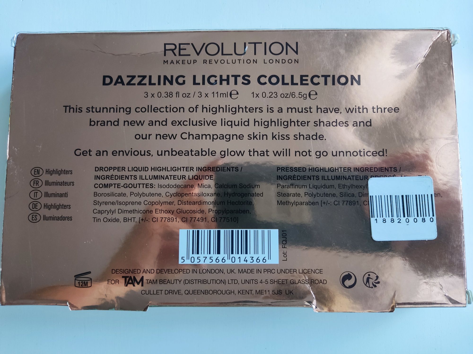 Wyprzedaż! REVOLUTION Dazzling Lights Collection Zestaw  Rozświetlaczy