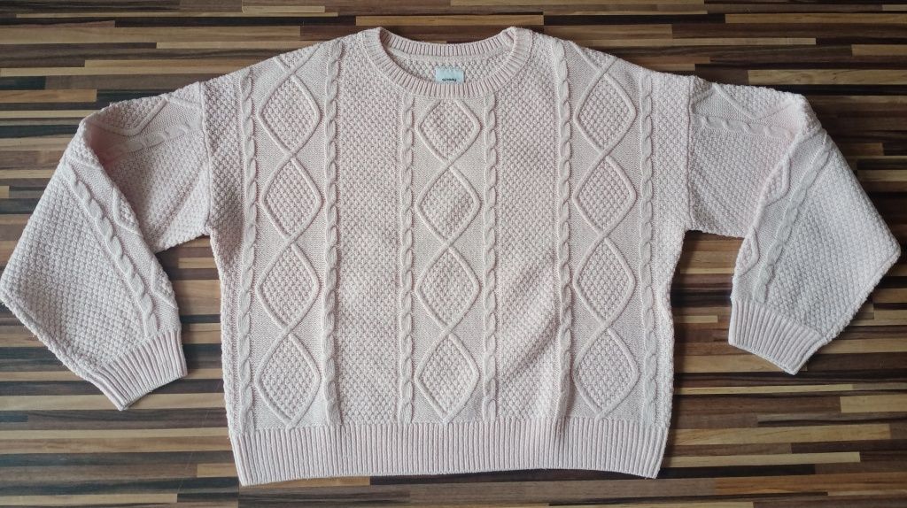 Sweter damski oversize Sinsay pudrowy róż splot warkocz Sinsay rozm. S