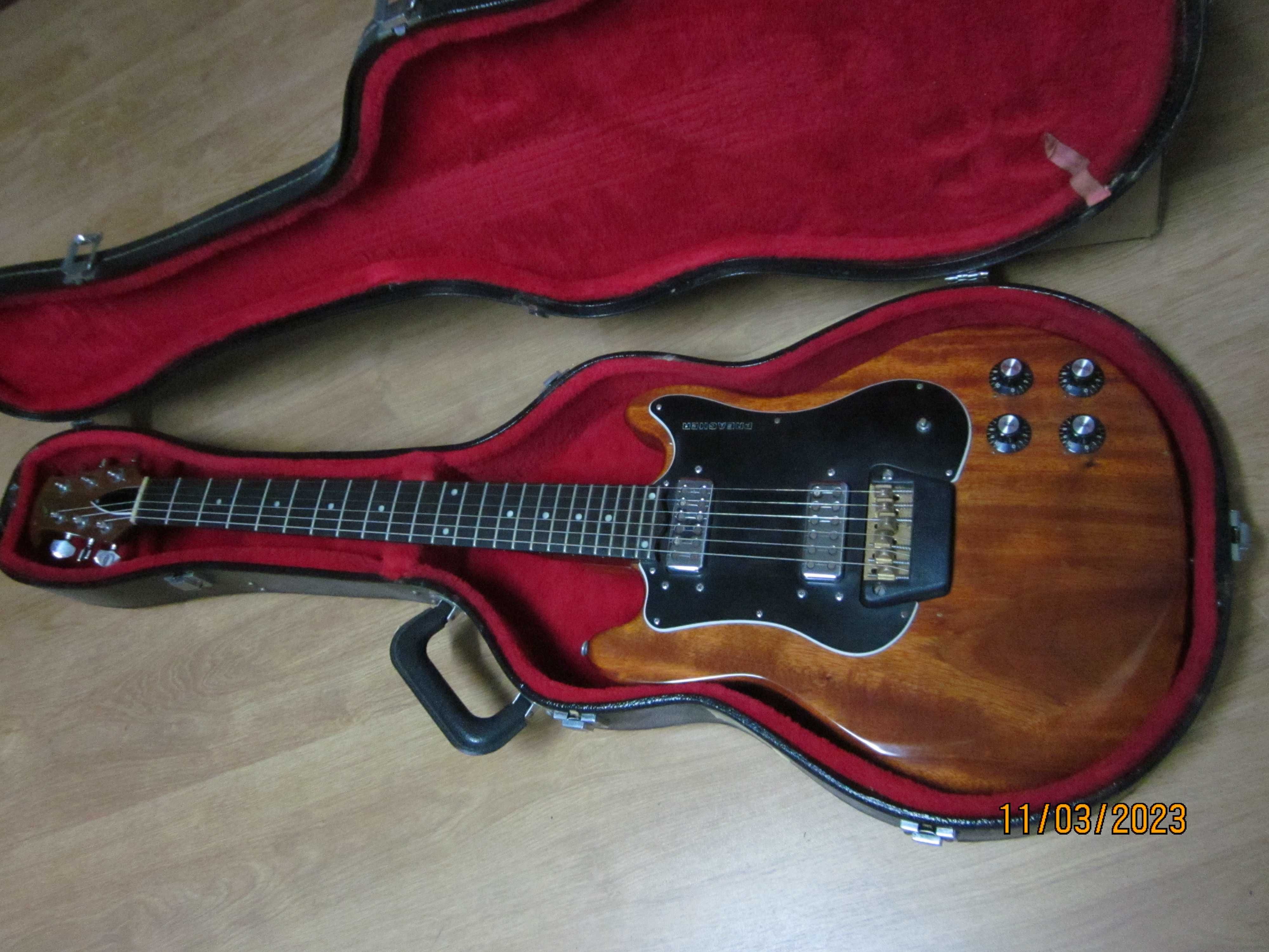 Guitarra de colleccao, Ovation Preacher USA 1970s