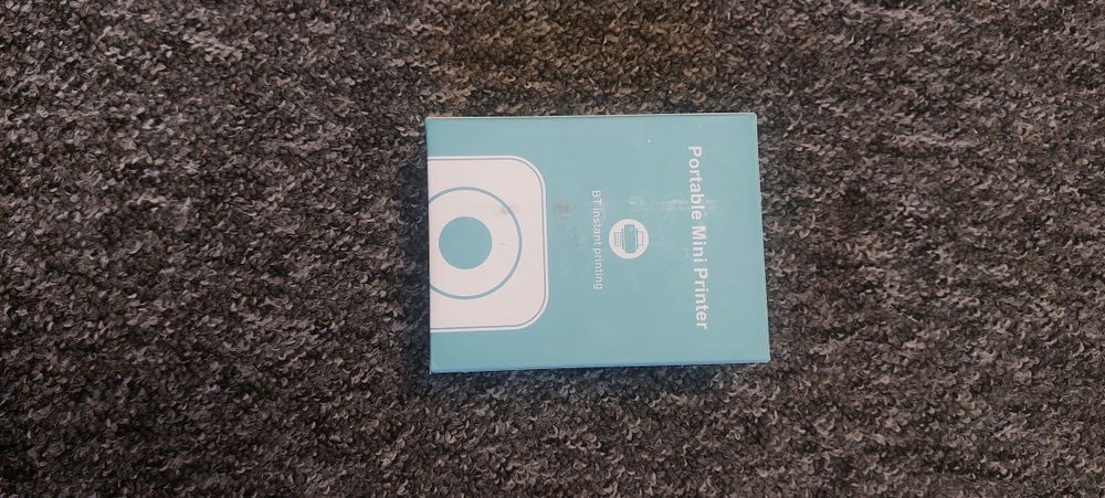 Mini drukarka do zdjęć z papierem w srod