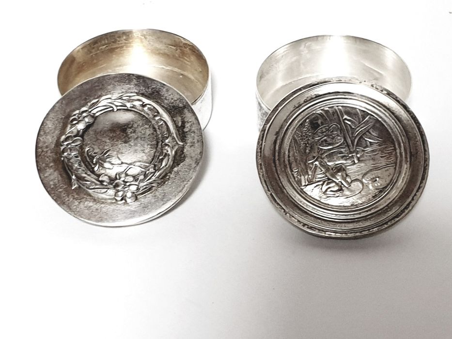 2 lindas caixas de comprimidos vintage com banho em prata marca 5M