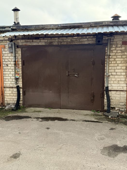 Гараж цегляний з підвалом