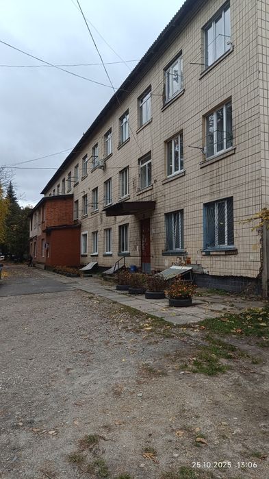 Сдам в долгосрочную аренду комнату .