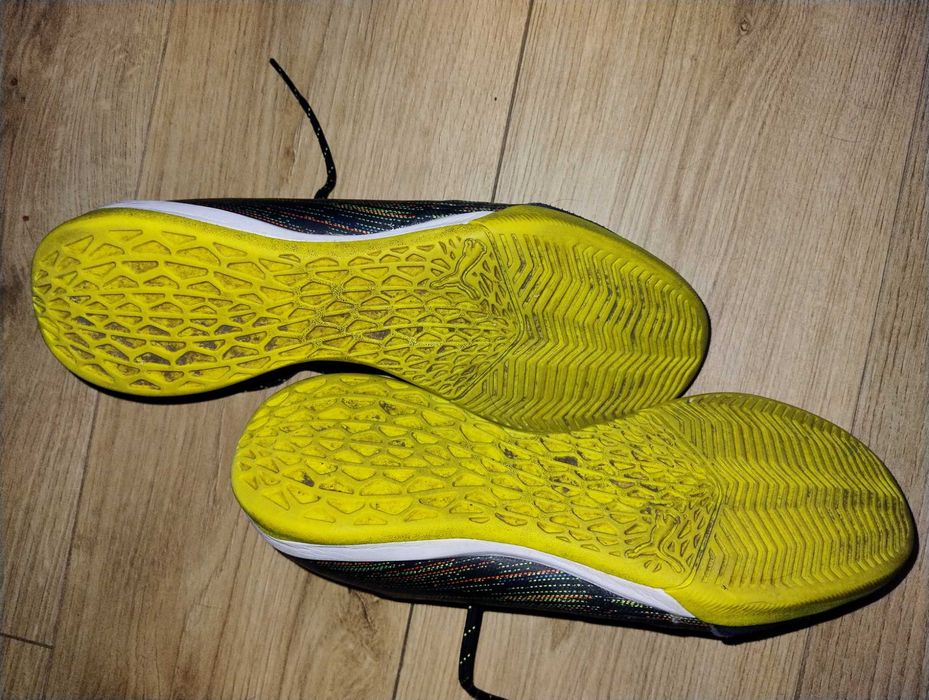 Halówki Puma ULTRA 1.2 Pro Court