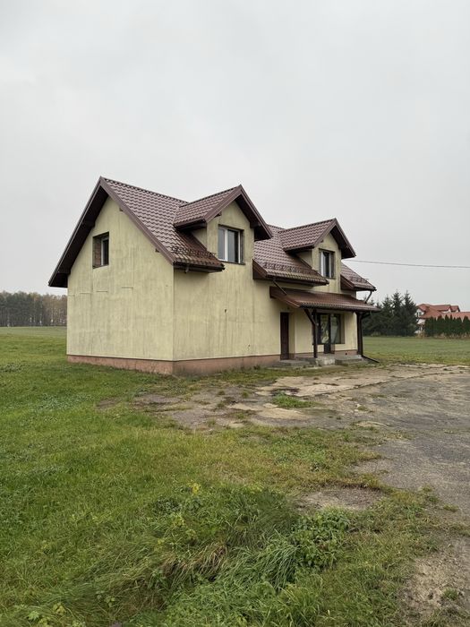 Budynek usługowo-mieszkalny – Wólka Ostrożeńska, przy trasie S17