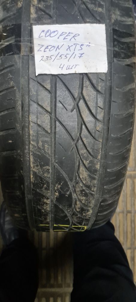 Продам комплект летней резины-COOPER 235/55R17