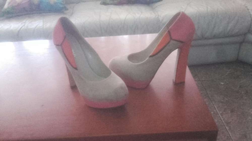 Sapatos novos bastante confortáveis