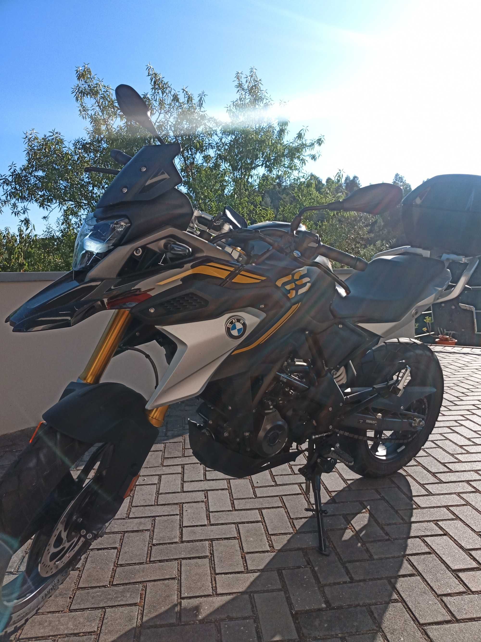 Vendo ou troco mota BMW GS 310 como nova por carrinha 4x4 KingCab
