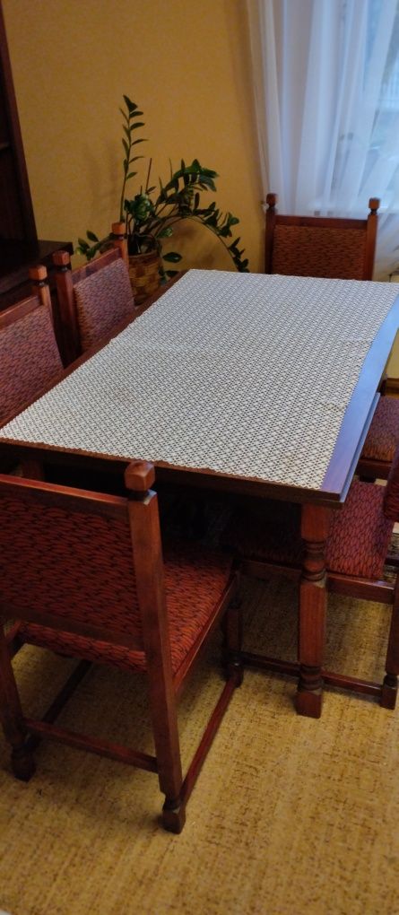 Stół duży rozkładany z krzesłami