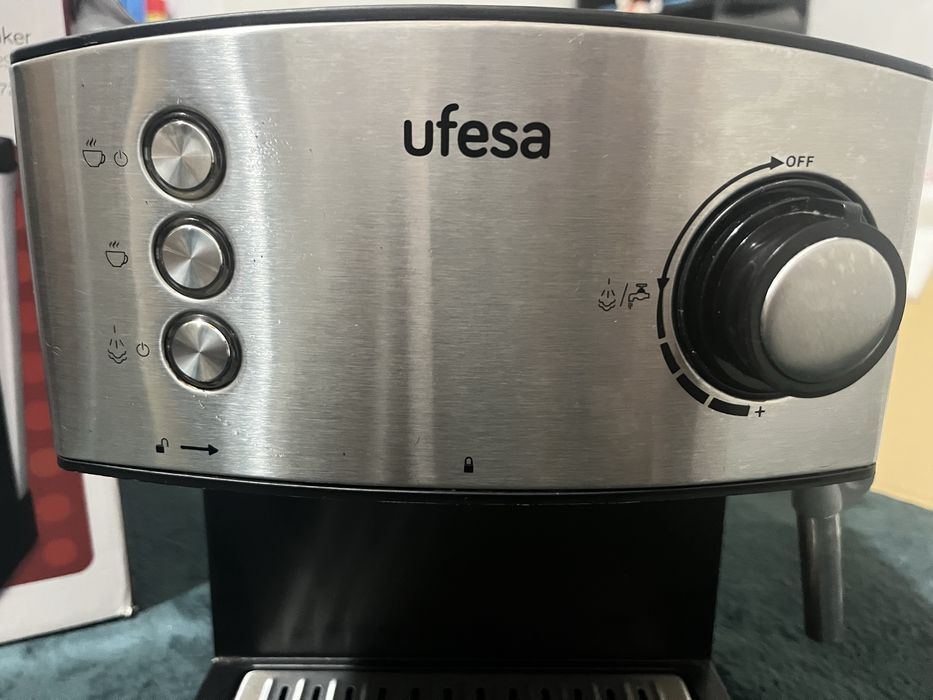 Maquina cafe expresso da (ufesa)