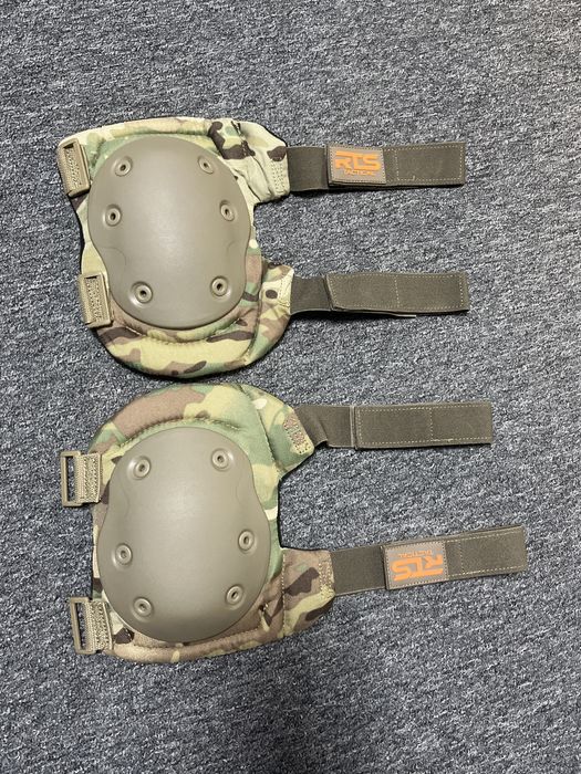 Продам 1 пару наколінників військових