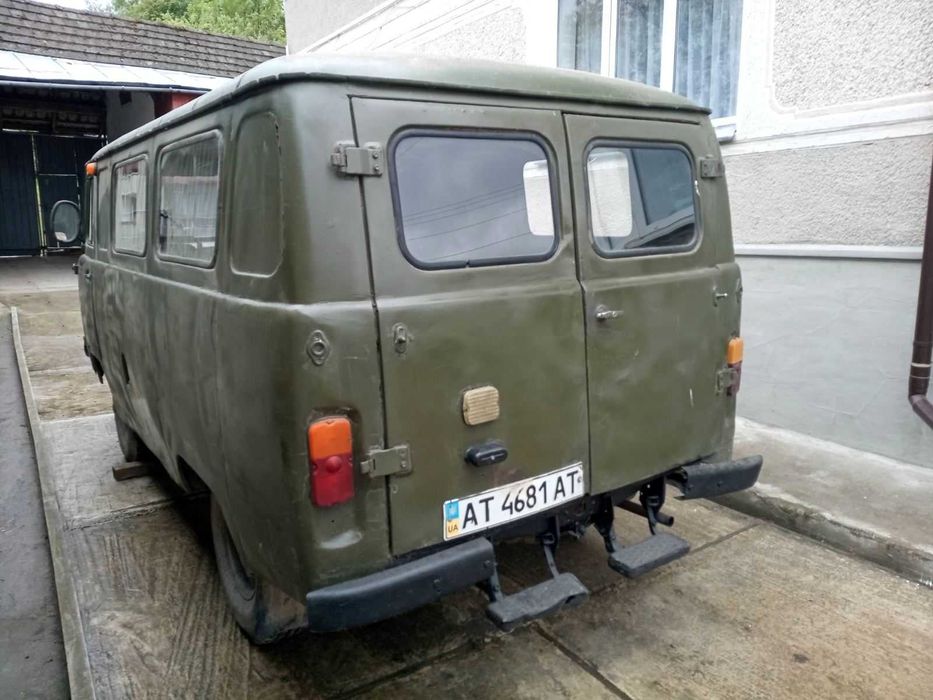 Продам машину УАЗ-3962