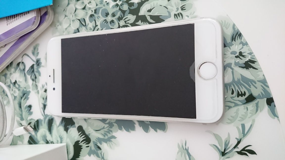 Sprzedam iphone 7 32gb srebrny