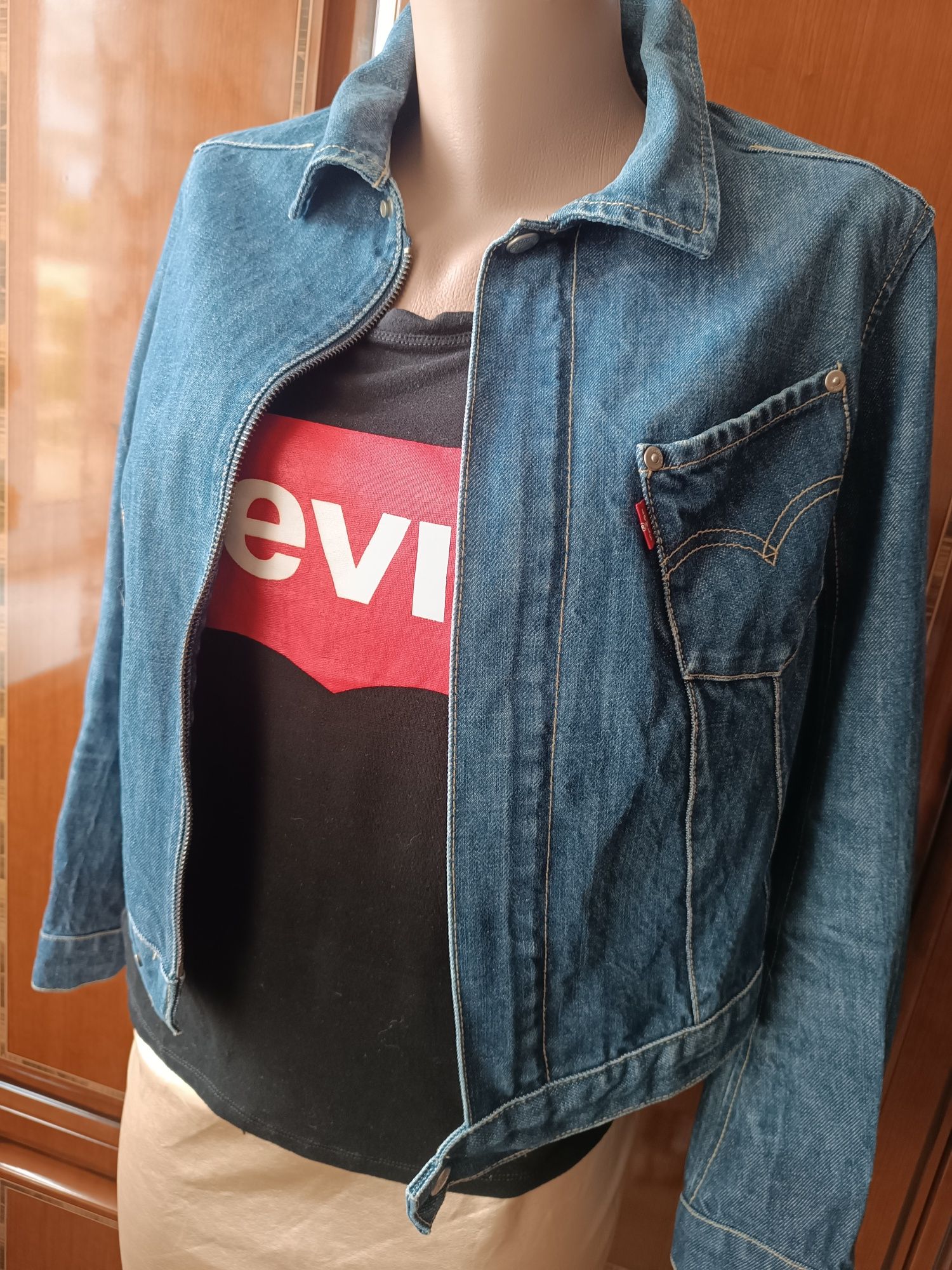 Брендовая куртка - пижлак.  Levis. Р 44-46