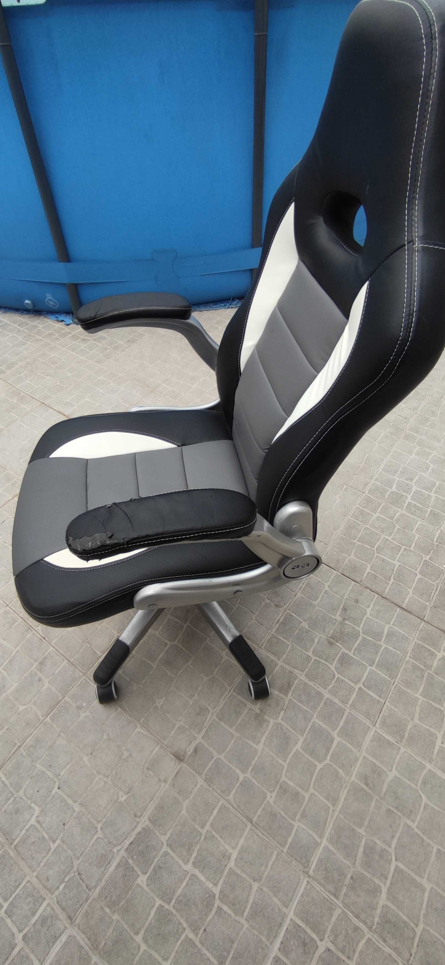 Cadeira de gaming usada