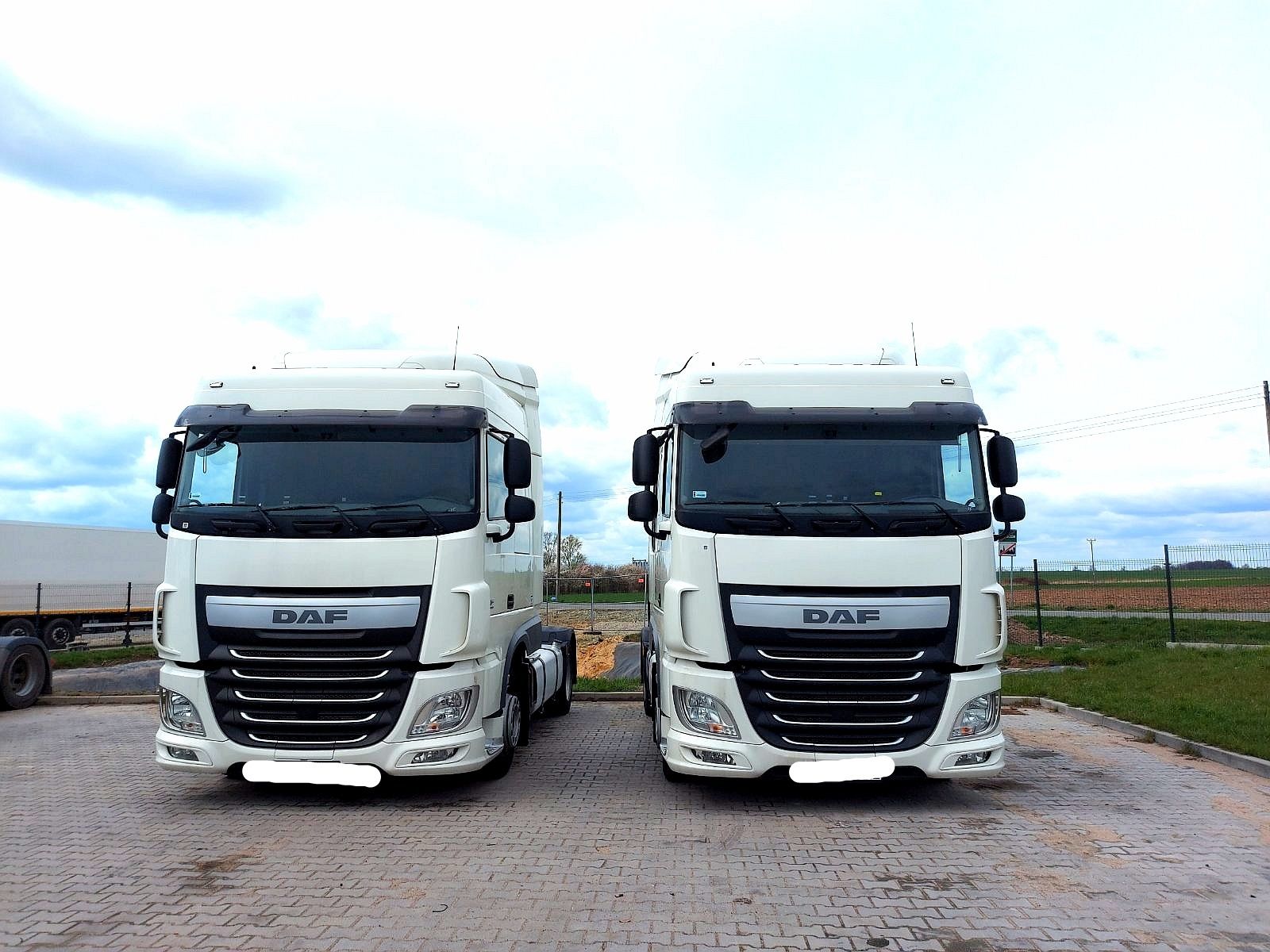 Wynajem ciągnik siodłowy euro 6 DAF XF 106.510 / 2016 standard