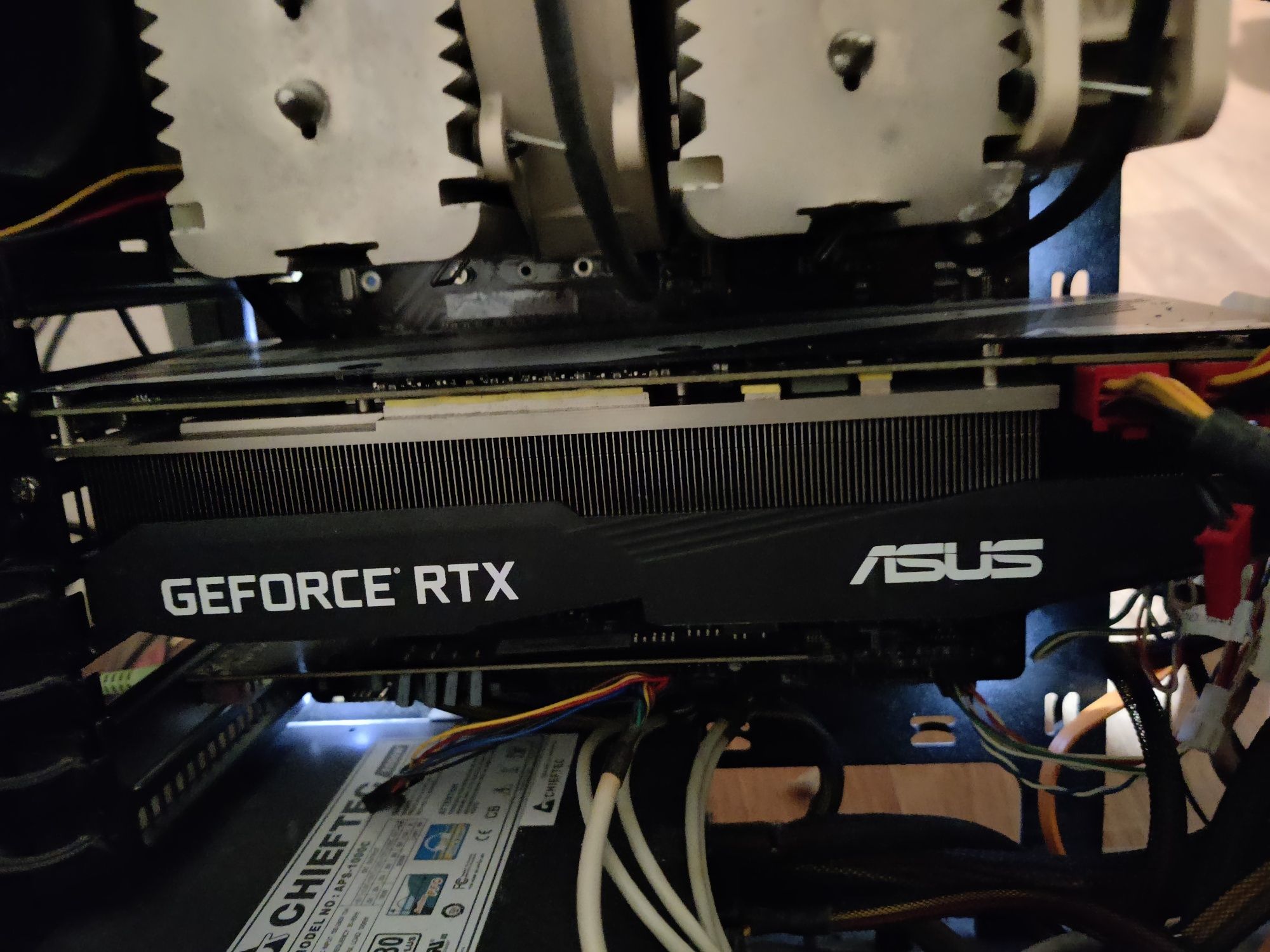 Продам Asus RTX 2070 8gb gddr6