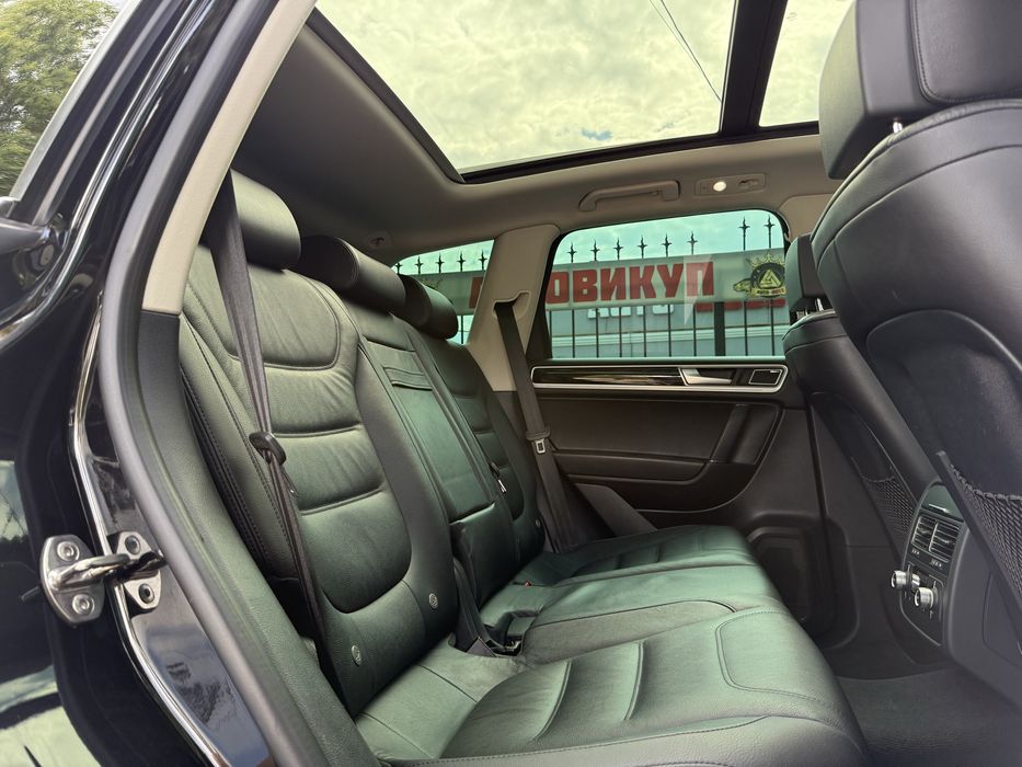 Volkswagen Touareg 2016 год, пневмо, целый, топ комплектация!