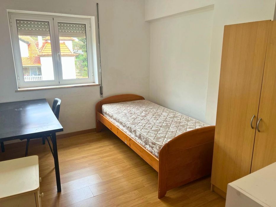 Apartamento T4, 2 casas de banho, para arrendar na Covilhã