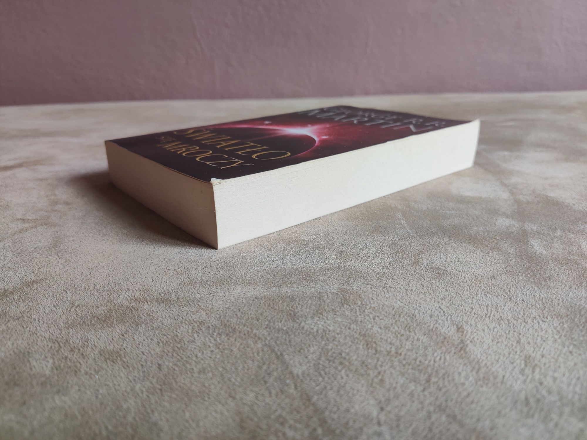 Światło się mroczny - George R.R. Martin