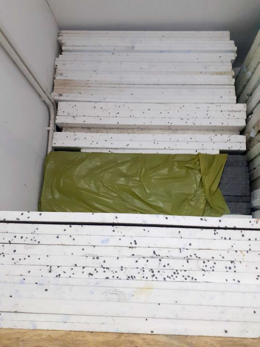 Styropian Nowy pozostalosci po budowie  kolki Ceownik 120