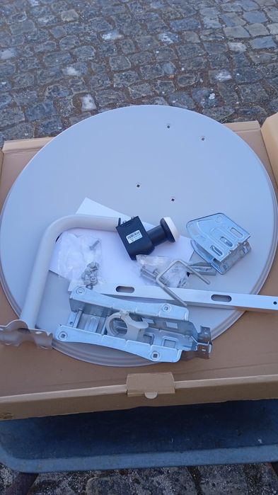 antena parabólica Nova na caixa