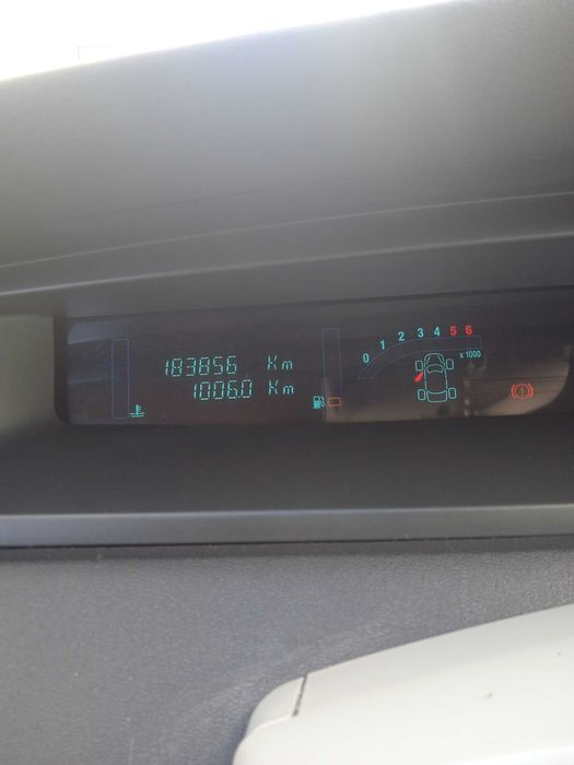 Carro ligeiro em bom estado de conservação