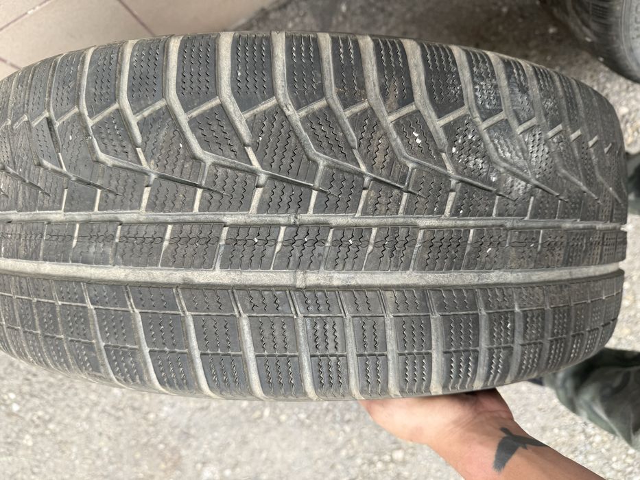 Opony zimowe 245/45R20