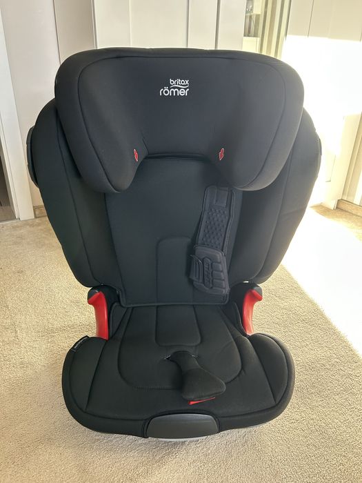 Sprzedam Fotelik Samochodowy Britax Romer Kidfix XP Sict 15-36 kg