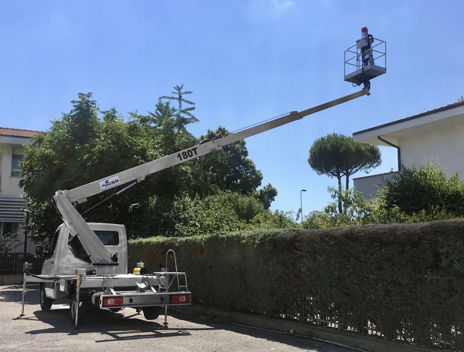 Wynajem Podnośnik koszowy 18 oraz 27 metrów 300 kg Janki /Raszyn /Łazy