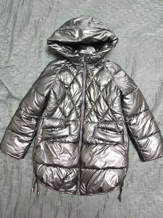 Продам зимову куртку для дівчинки років 10