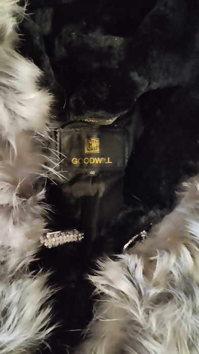 Шуба з натурального хутра 2500 грн.