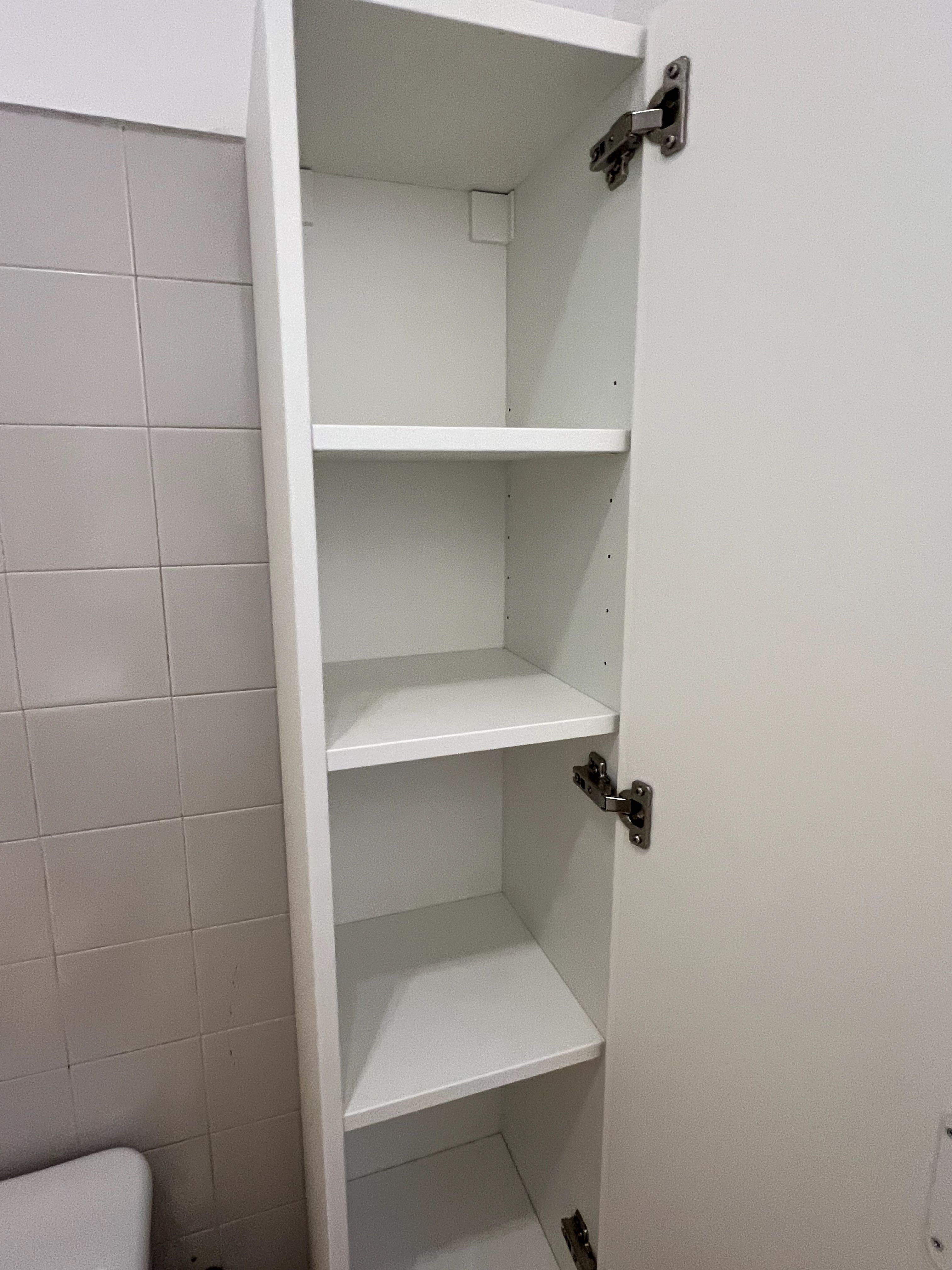 Móvel de casa de banho com porta, branco como novo