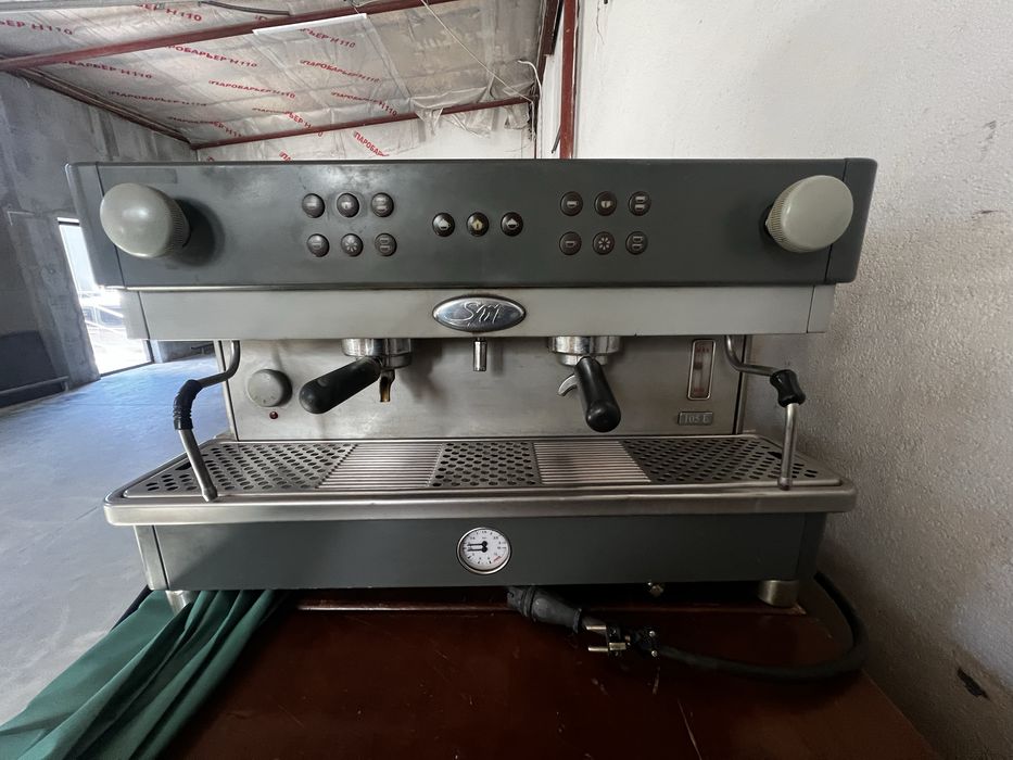 Кавомашина професійна двохпостова La San Marco 105E