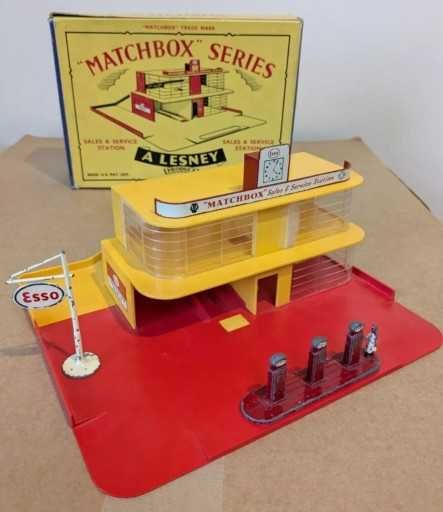 Matchbox Lesney Sales & Service Station  Esso
