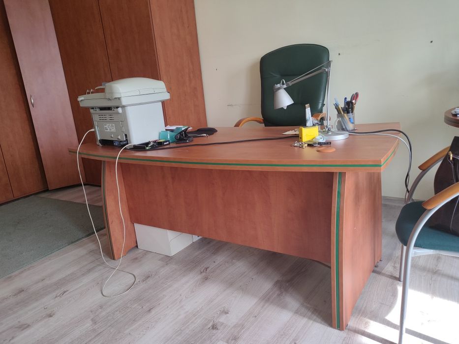 Meble biurowe szafa wysokie szafy duże biurko Wrocław centrum