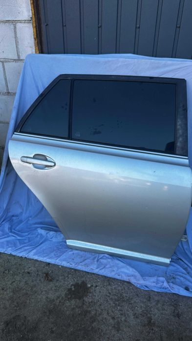 Toyota Avensis kombi T25 2005 rok kolor 1C0 drzwi tylnie prawe pasażer