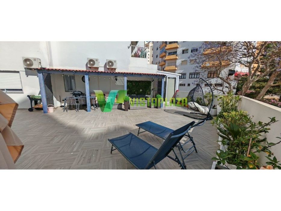 Apartamento T3 com Terraço Amplo a 5 Minutos da Praia da Rocha