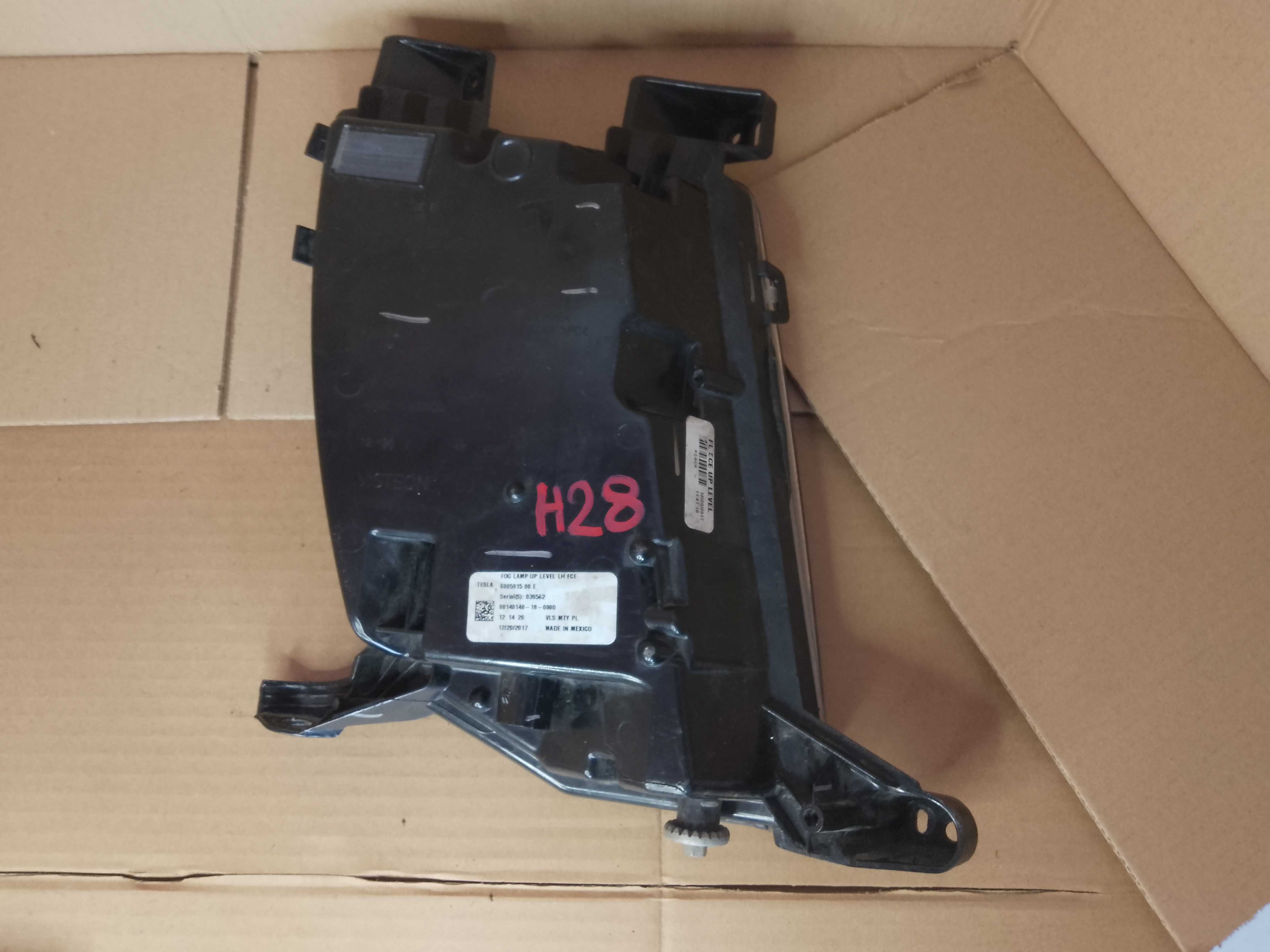 Lampa halogen lewy przód Tesla Model S