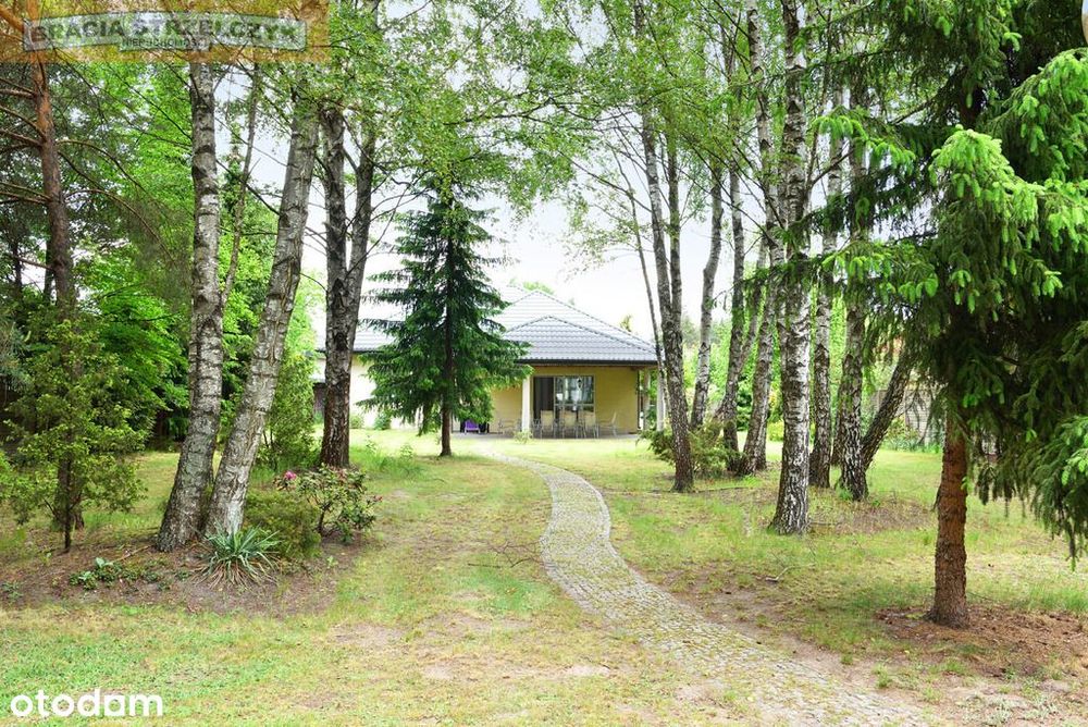 Przestronny dom z dużym ogrodem blisko Warszawy