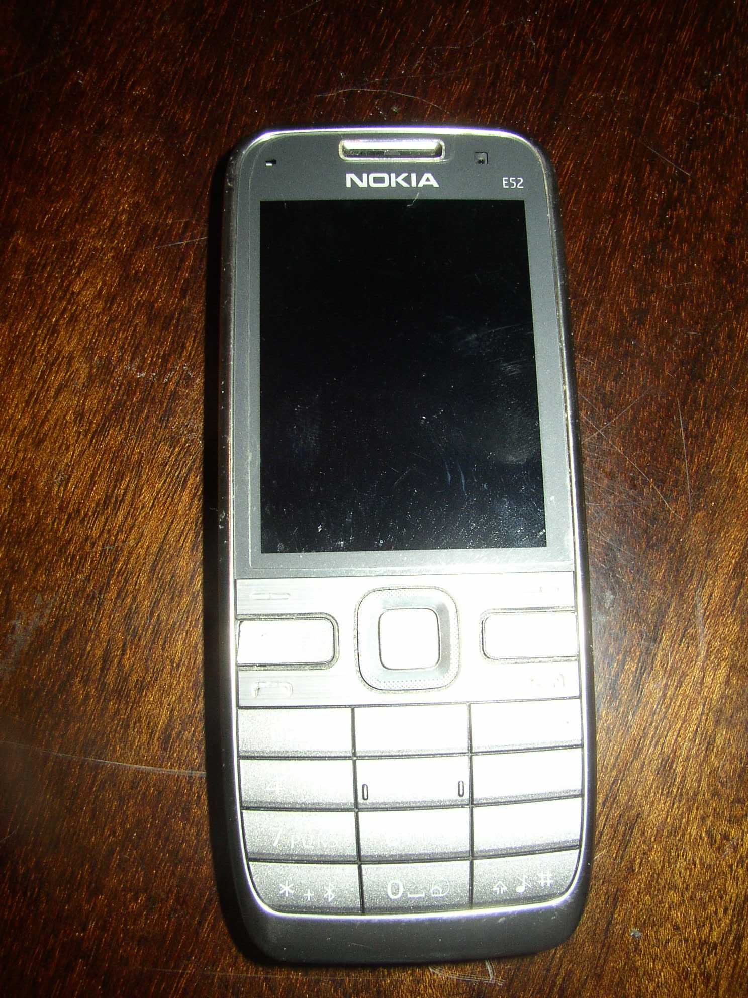 Nokia E52 bez simlocka