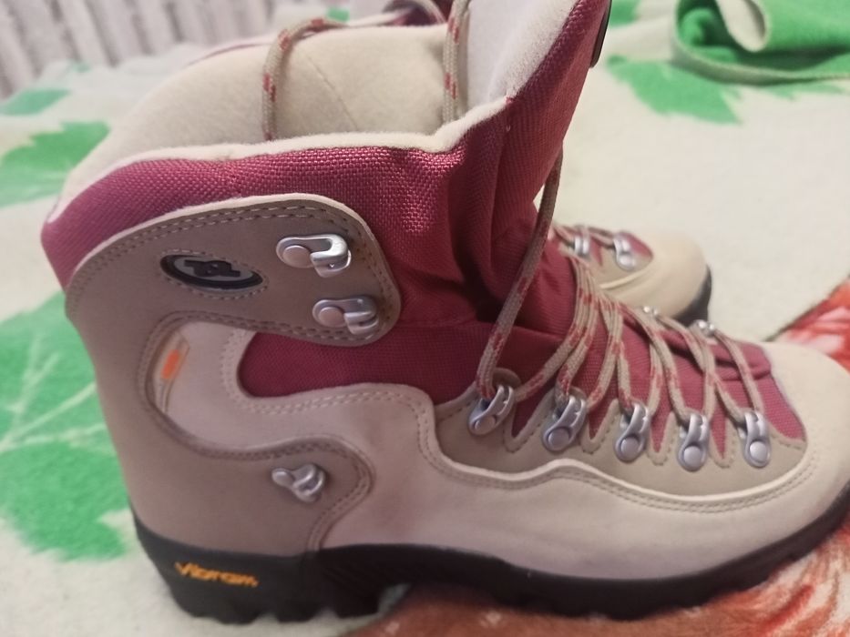 Продам ботінки нові