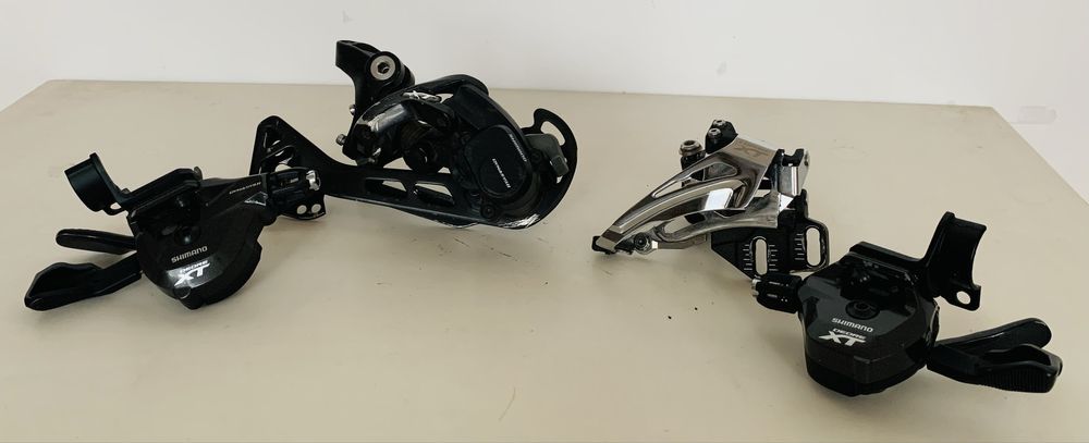 Komplet przerzutek z manetkami Shimano Deore XT M8000 (Enduro, Trail)