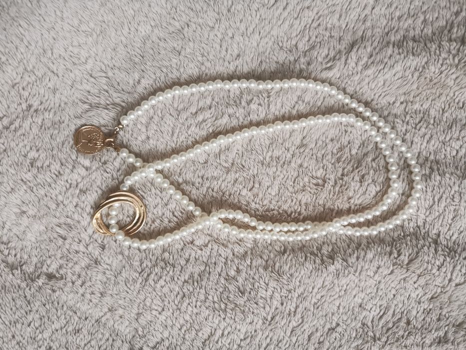 Naszyjnik długi sztuczna perła.