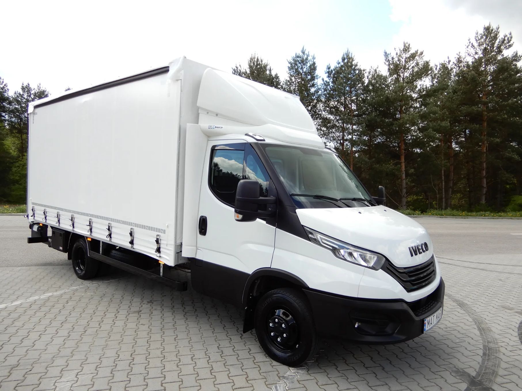 Iveco DAILY 50C18 FIRANA Skrzynia 4.97 Cm 10 E.Palet + Wida Załadowcza BÄR 1500 Kg Full Led Stan Faktyczny NOWY POLECAM !!!  100 % Bezwypadkowy ! Oryginał Lakier ! Salon PL ! Gwarancja Przebiegu