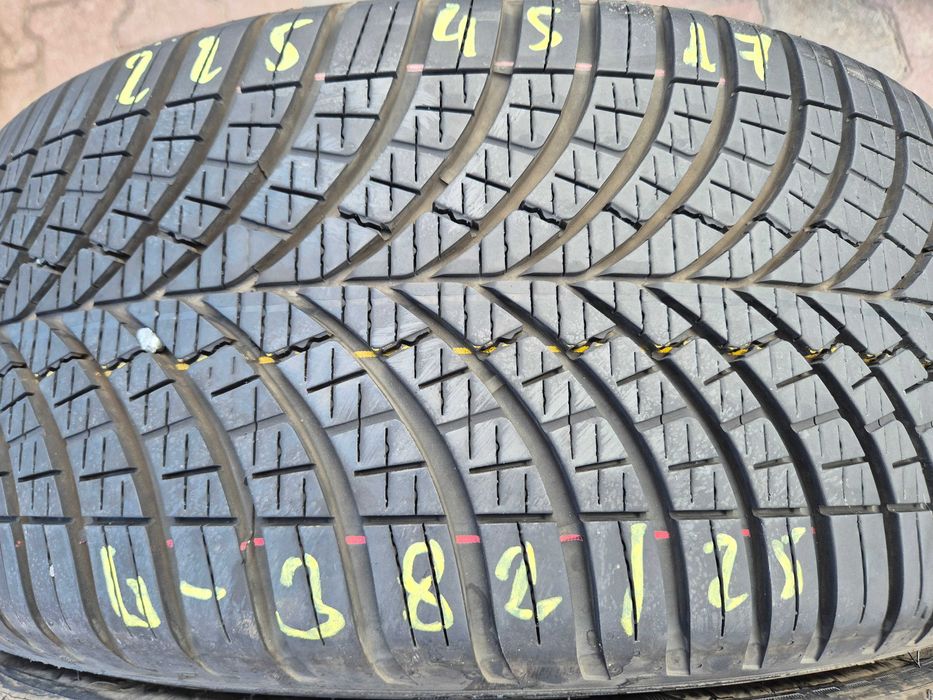 225/45r17 94W (W382/25)08 2szt 7mm 24r Vector4Seasons G2 GOODYEAR