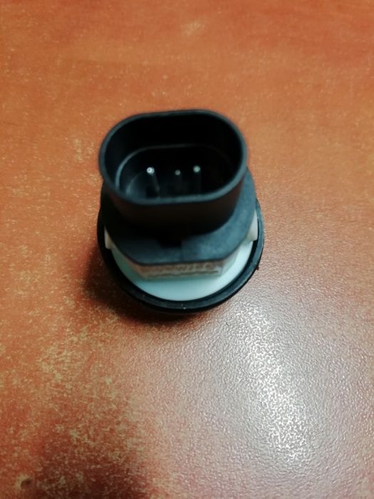 Концевик выключатель двери  VW Passat B3,B4,Golf3,T4, AUDI 80,AUDI 100